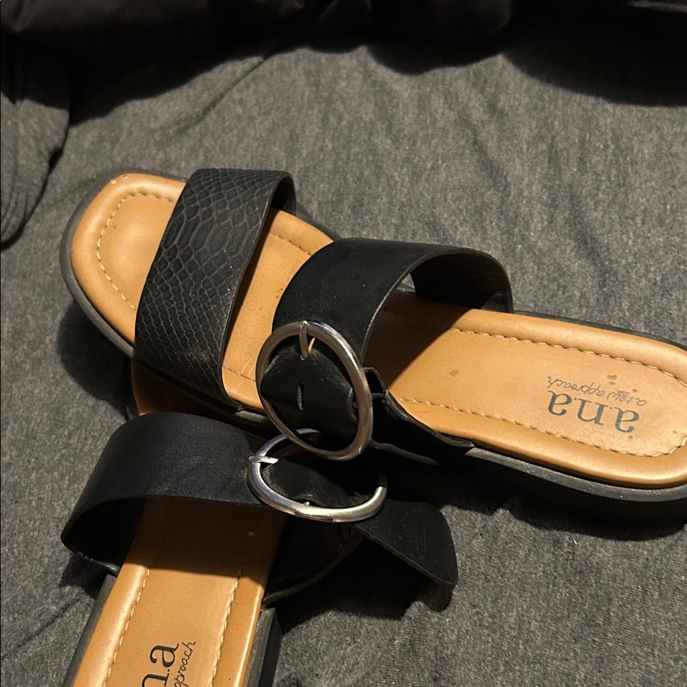 Women sandals